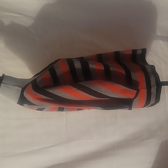 V-Neck Plunge Black & Red Striped Short Sleeve Sweater by New York & Co, Size: L - Picture 5 of 7